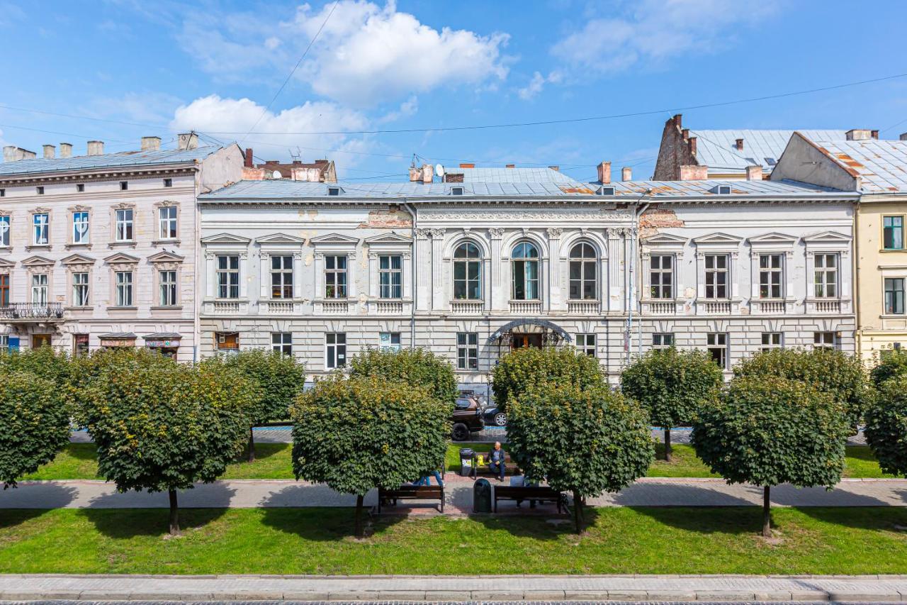 Центр На Вулиці Проспект Шевченка 12 Навпроти Макдональса З Балконом Apartamento Lviv Exterior foto